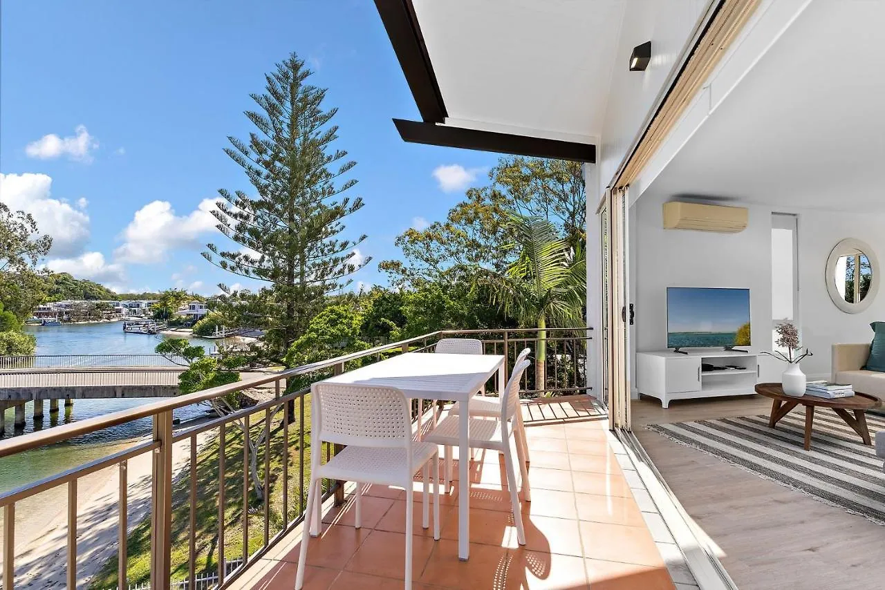 Riverfront 2 Bedroom Penthouse, Steps From Hastings Street - By Stay Noosa Apartment