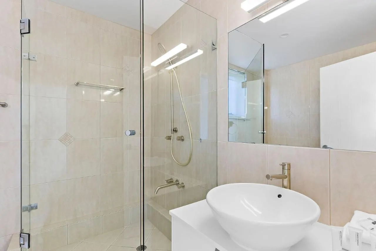 Riverfront 2 Bedroom Penthouse, Steps From Hastings Street - By Stay Noosa Apartment